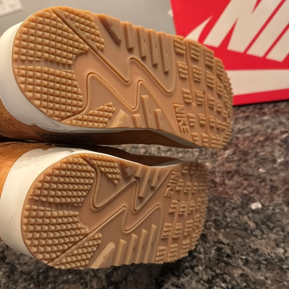 Nike Air Max winter wheat sneakerboot 90 EUC 10.5 Sneakers - Picture 8 of 16